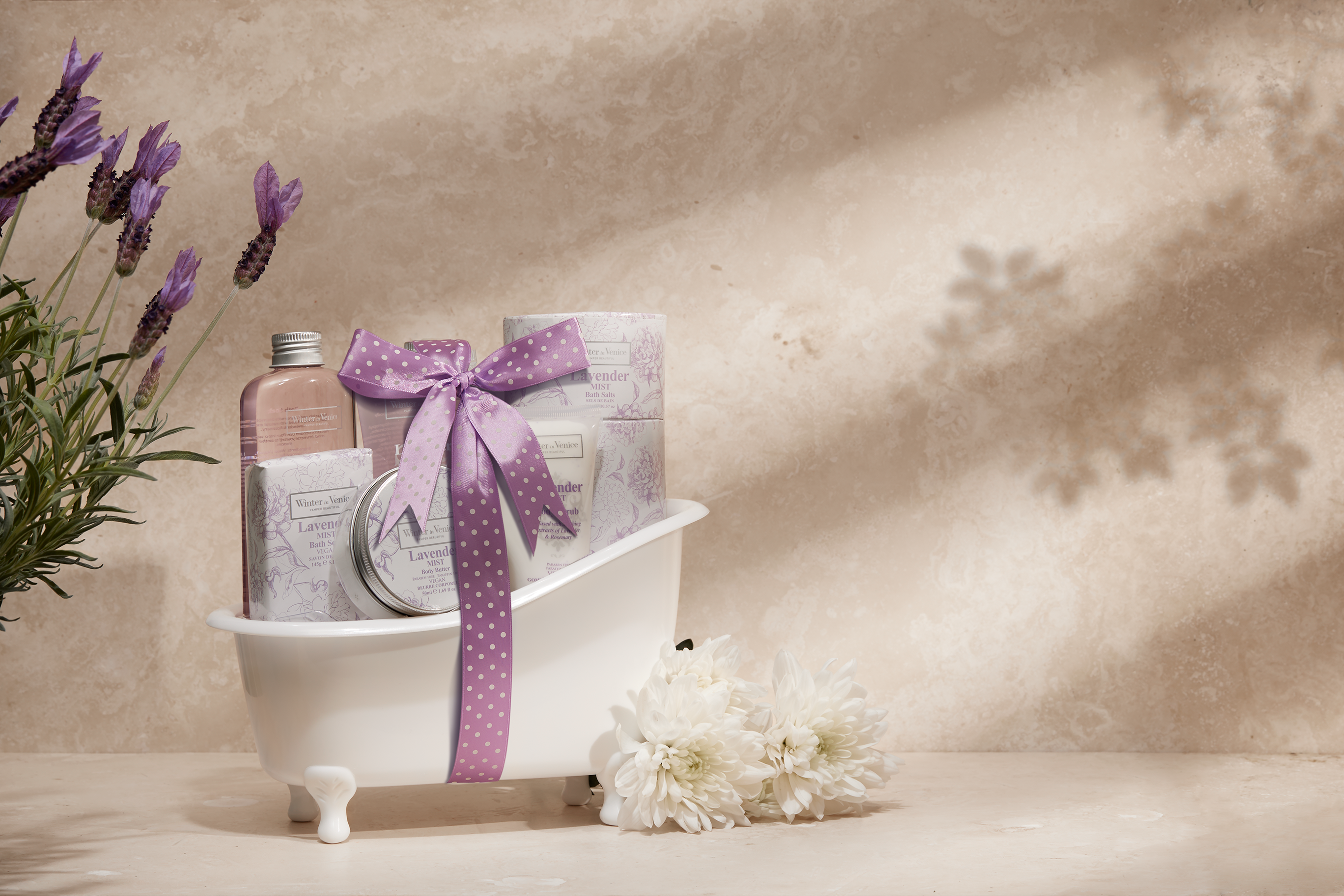 Winter In Venice simple Lavender Mist Bath Tub