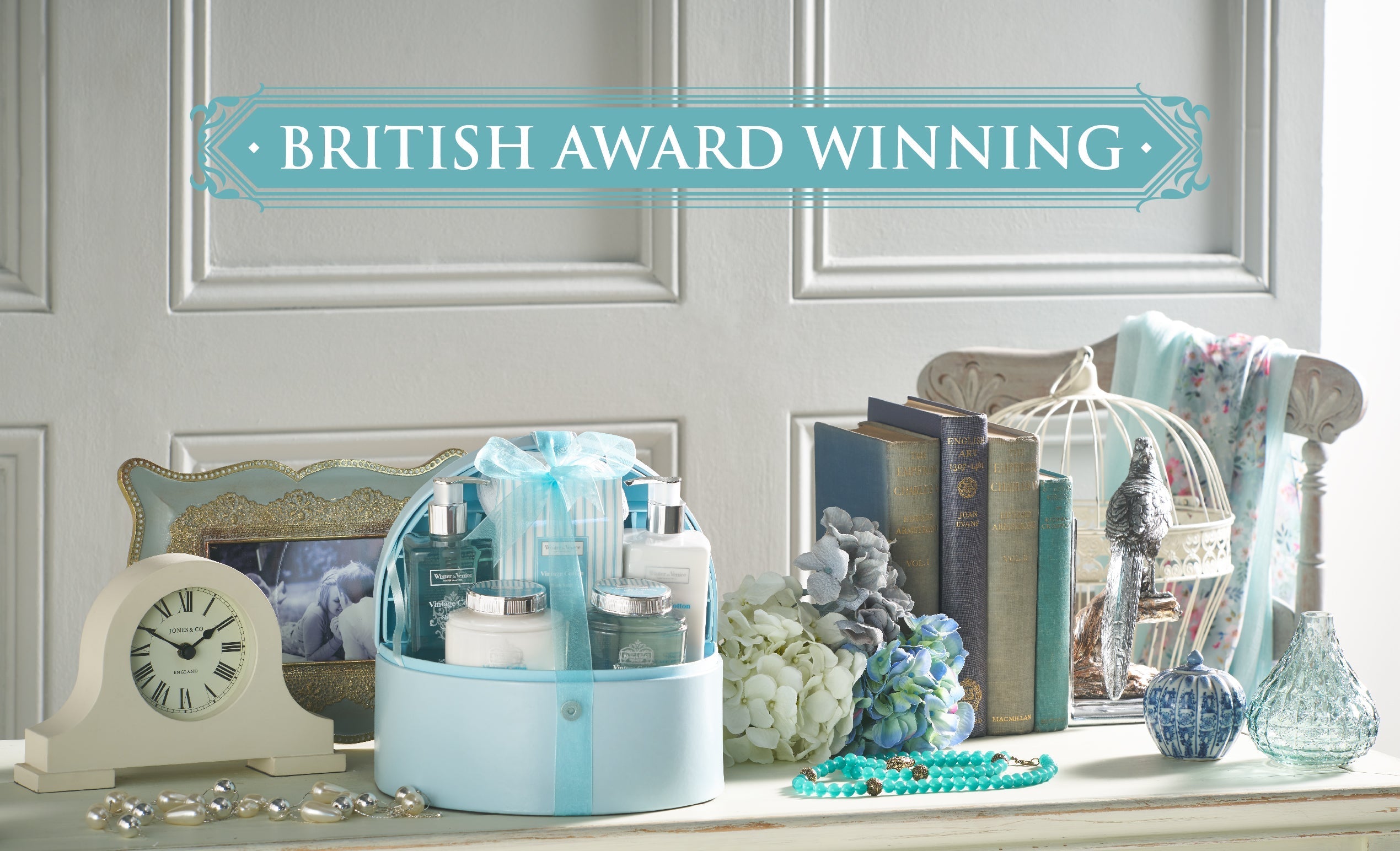 Winter In Venice simple Vintage Cotton Jewellery Case